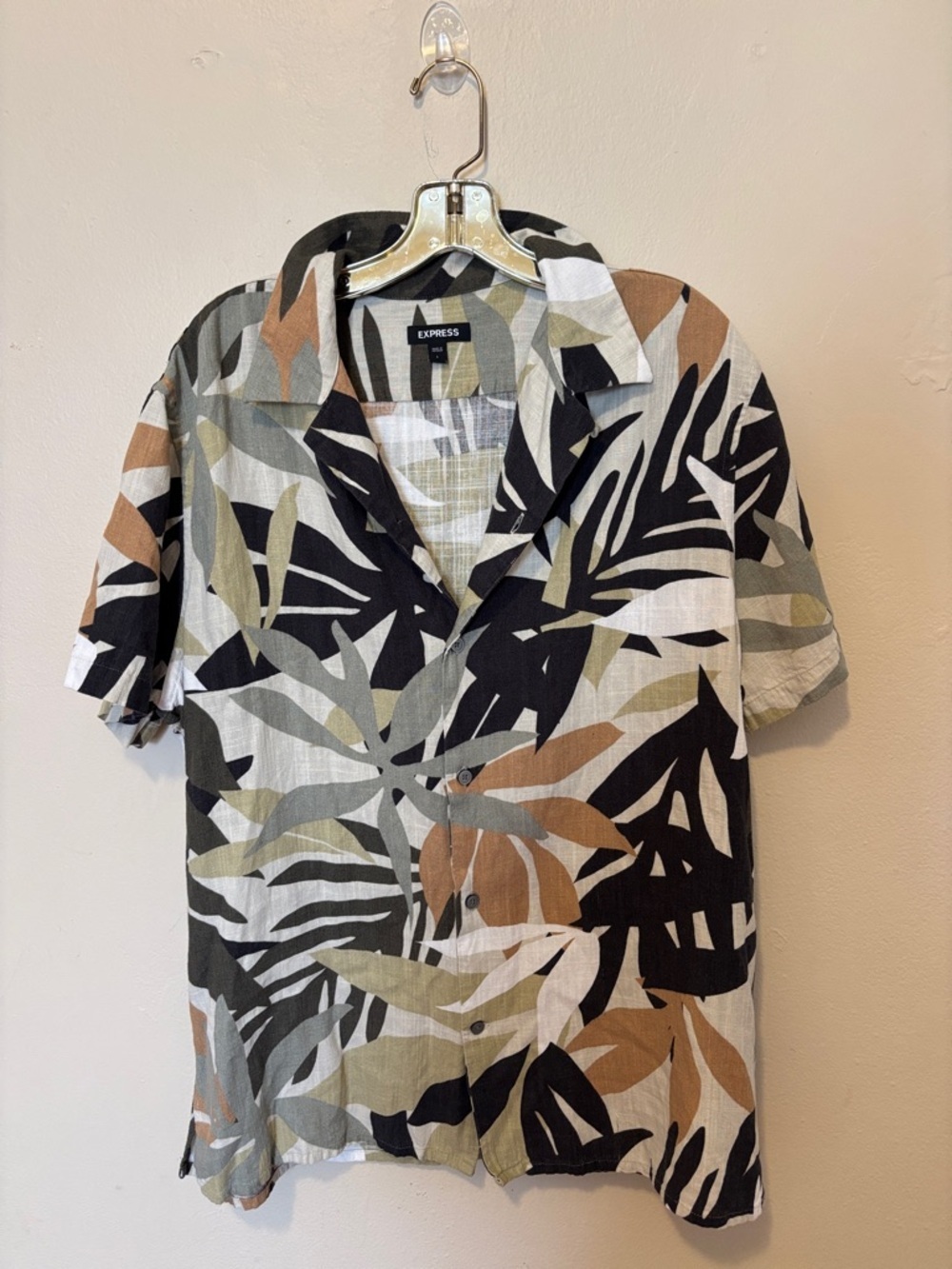 Express Short Sleeve Leaf Print Button-Down Shirt in Black, Brown & Olive